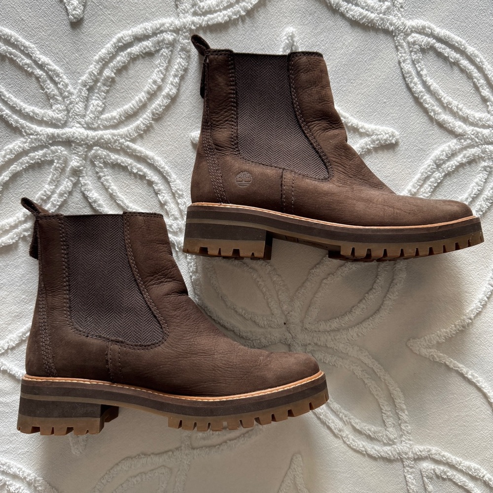 Timberland Courmayeur Valley Chelsea Boots Size 8.5 Chocolate Brown Lug Sole